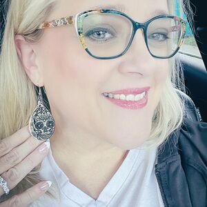 Meet your Posher, Erica with Bone & Bloom